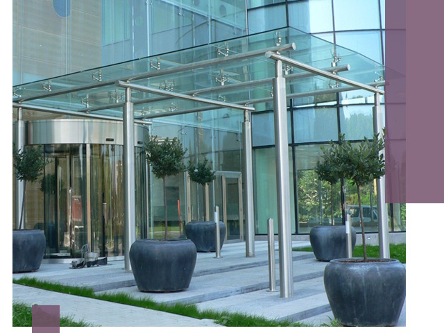 Навесы из стекла на заказ в Павлове — монтаж и установка